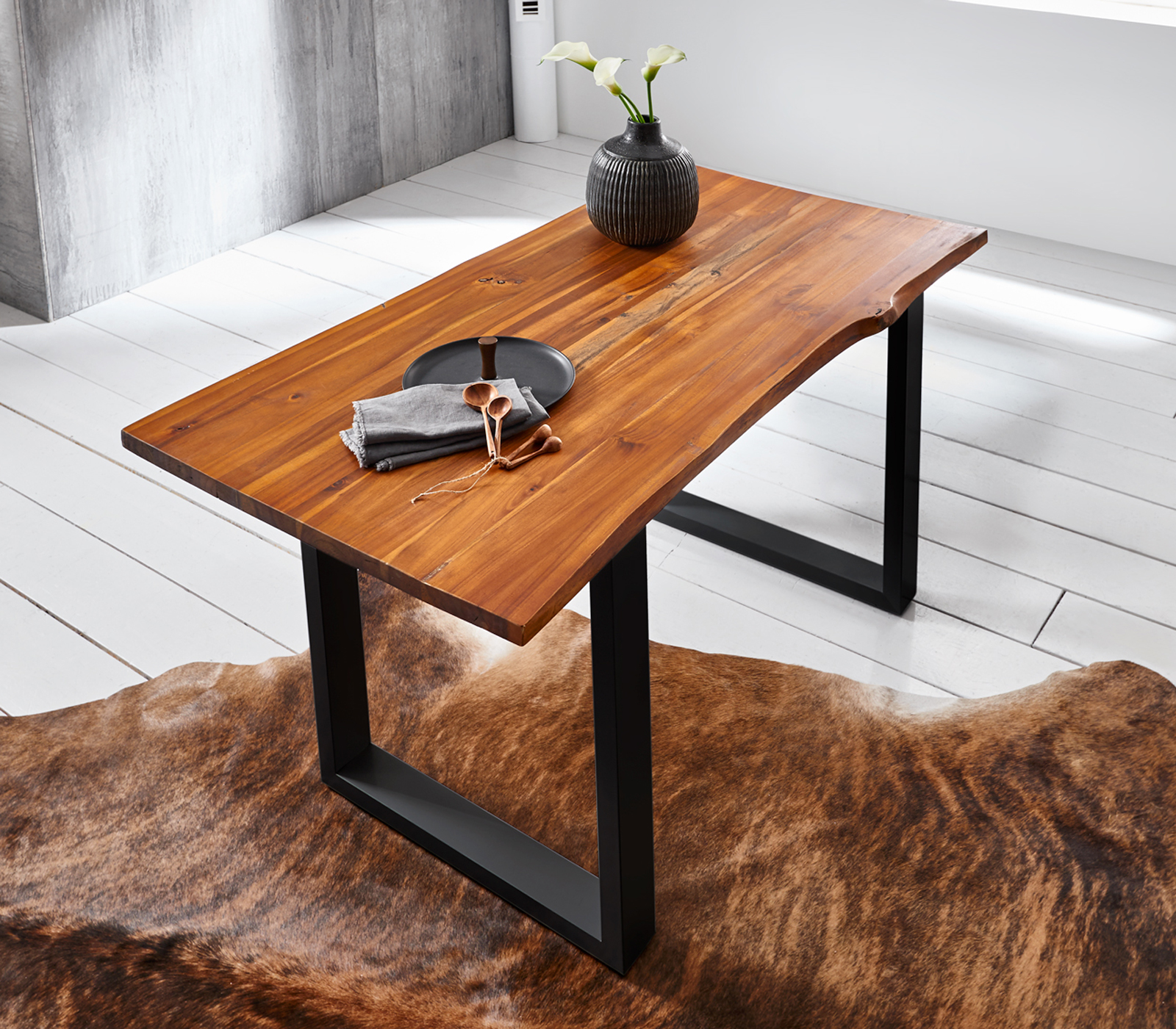 Baumkantentisch ESRA / 160x85 / U-Gestell Schwarz