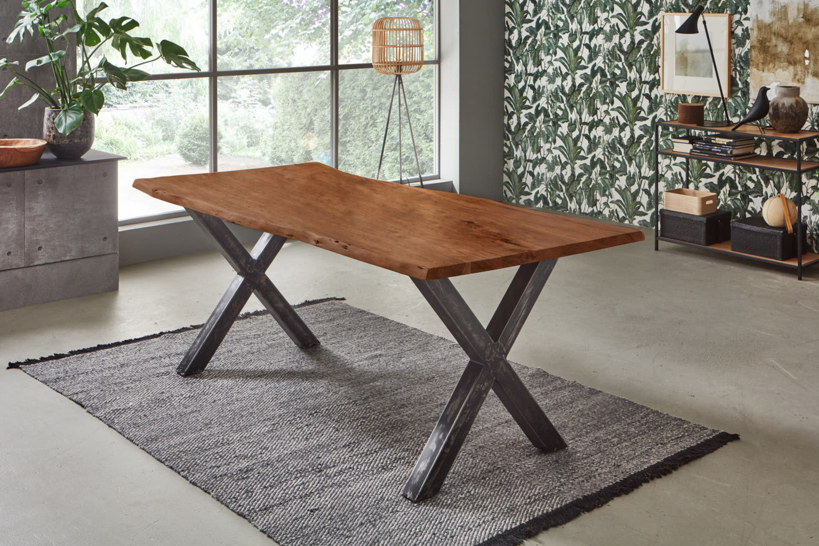 Baumkantentisch FREDERIK / nussbaumfarben / 140x80 / X-Gestell Vintage