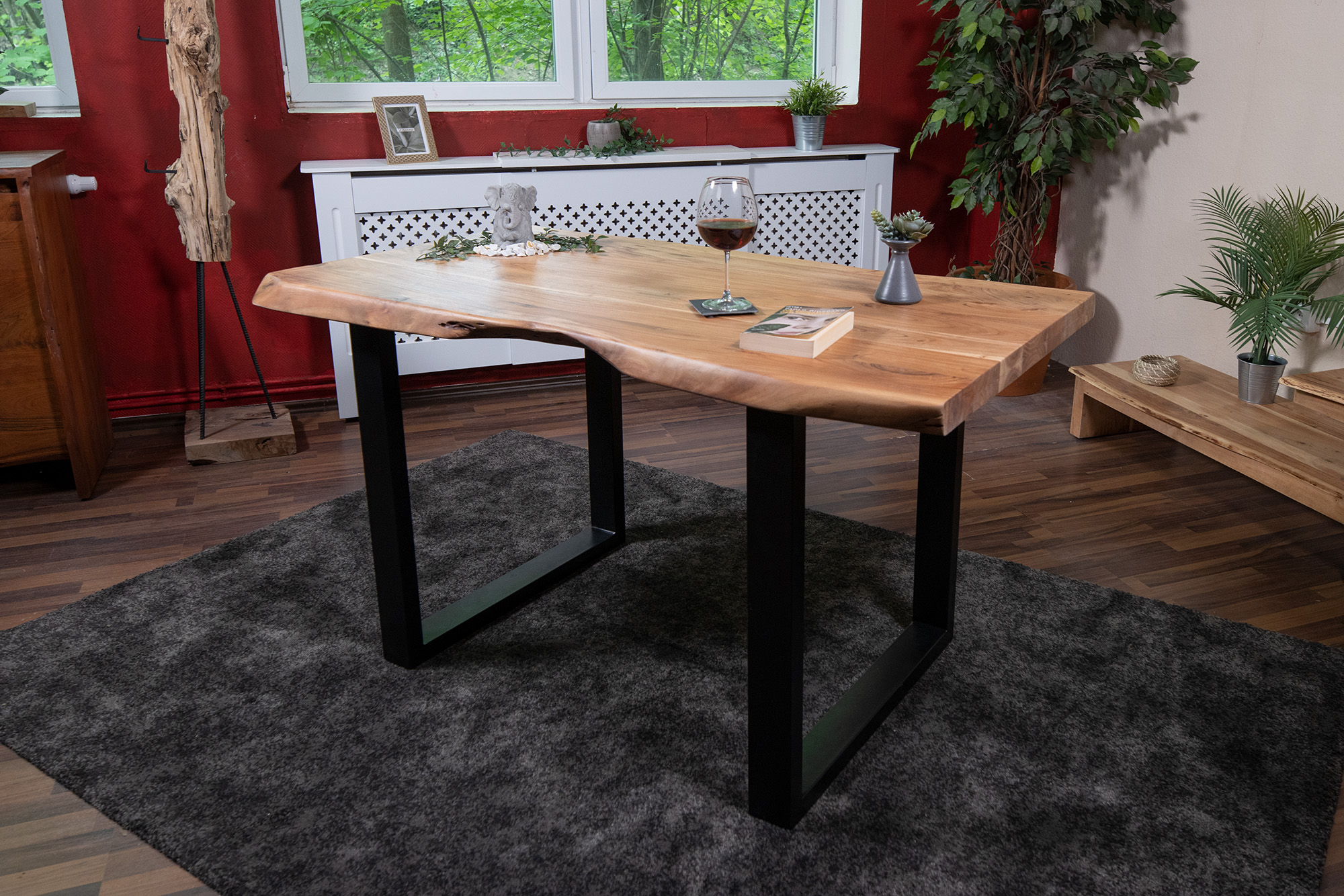 Baumkantentisch CALI / naturfarben / 160x85 / U-Gestell Schwarz